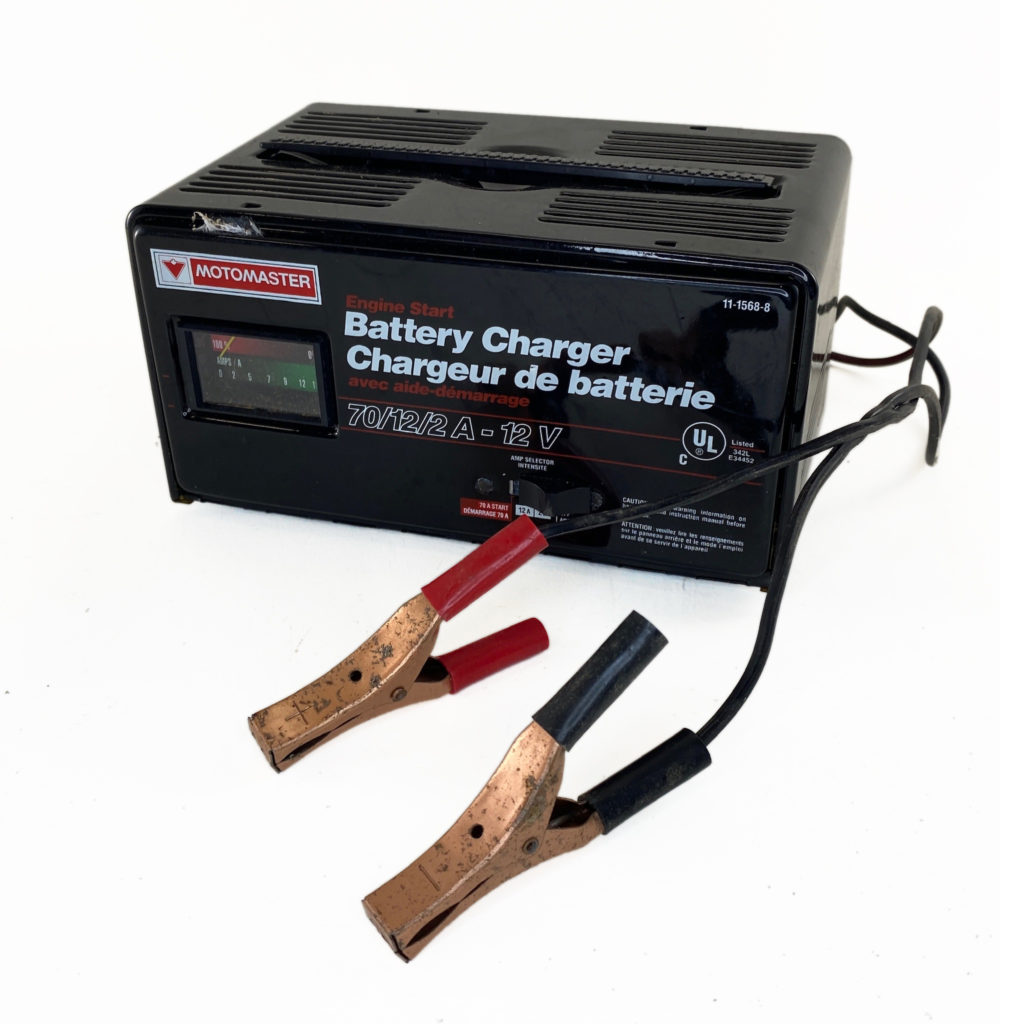 Motomaster Battery Charger With Engine Starter OTL store