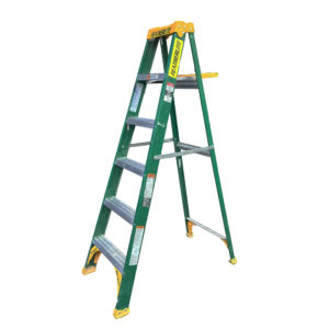 Featherlite 6 ft. Fibreglass Step Ladder with Tray